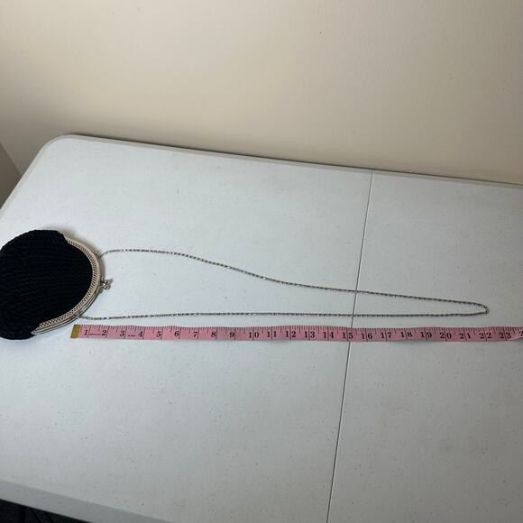 Claire's Black Clam Shell Clutch Chain Purse Y2K Vintage Style 1920 Satin Silver - Picture 7 of 9